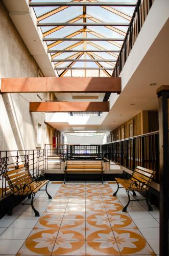 Фасада на хотела, Hotel Gardenia Inn in Сан Салвадор