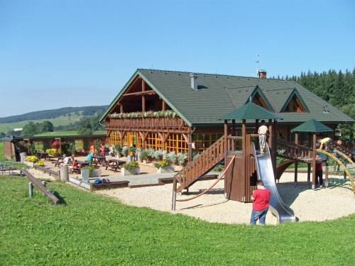 設施, 哈爾特馬爾旅館 (Penzion Haltmar) in 奧斯特魯茲納