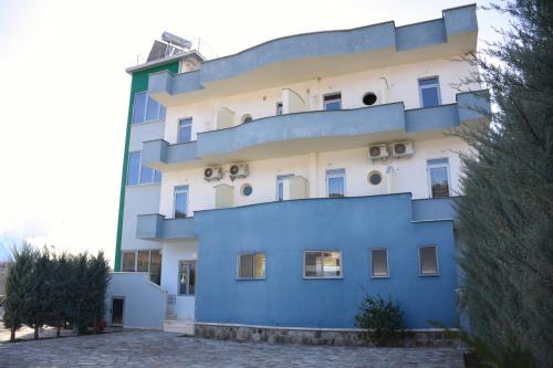 Hotel Latifi in トレヴェラゼル