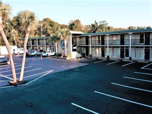 Budget Inn Conway - image 7