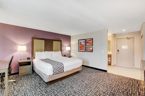 La Quinta Inn & Suites by Wyndham Las Vegas Nellis