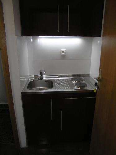 Studio Apartment image 5