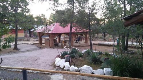Rancho Cabañas San Isidro (Rancho Cabanas San Isidro) in Urique