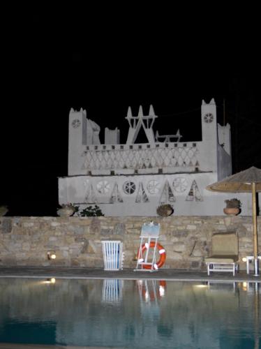 Vienoula's Garden Hotel - image 7