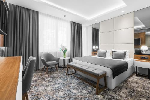 المرافق, Sky Hotel in Savski Venac