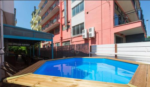 สวน, Sunflower Beach Backpacker Hostels & Bar-NEW in ริมินี