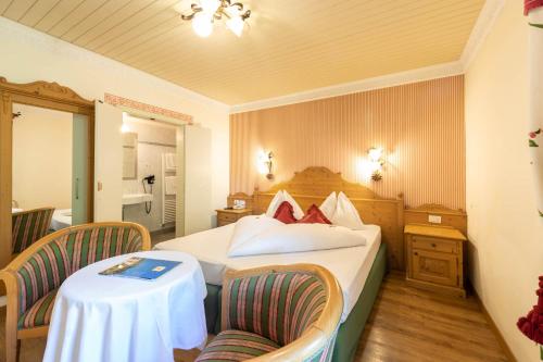 PALMENGARTEN Hotel Gstör - Tap to explore photos