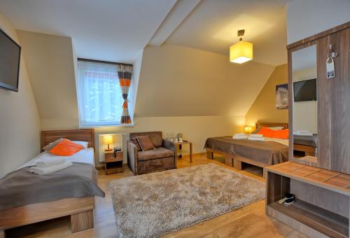 3 twin beds