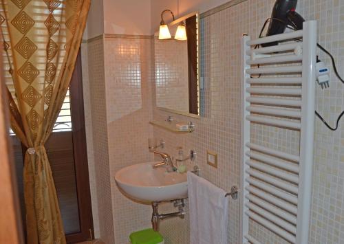 B&B Casa Cavour - Tap to explore photos