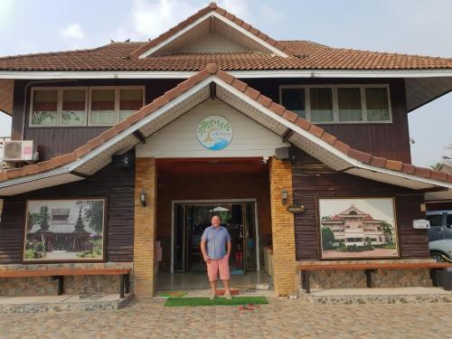 ร่มไม้สายธาร(Rommaisaitharn Resort) in Phrae