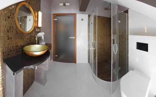 Lux Hotel Onyx