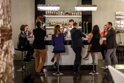 Queen Boutique Hotel - image 4