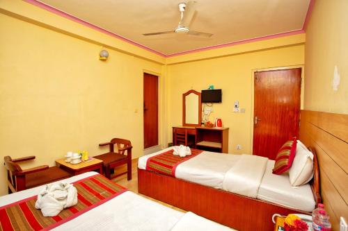 3 twin beds