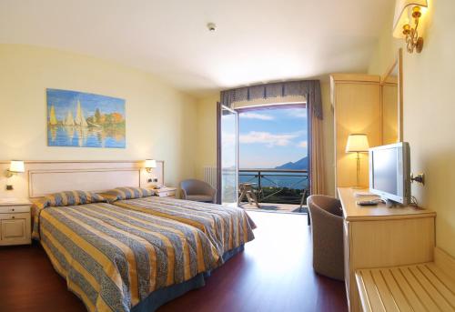 Superior Double or Twin Room with Lake View