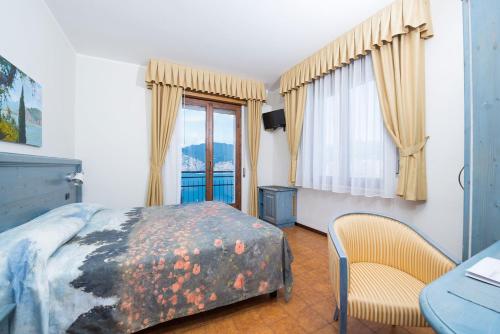 Double or Twin Room with Lake View