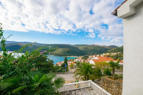  Apartments Misura - peaceful location @ Rabac, Unterkunft in Rabac