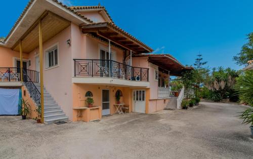 Yiannis Holiday Apartment