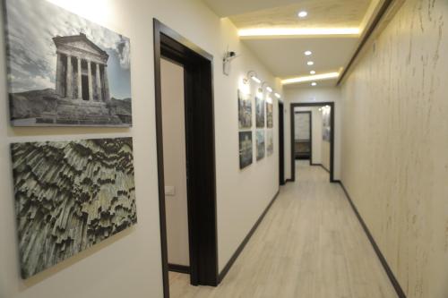4Room Hotel - main image