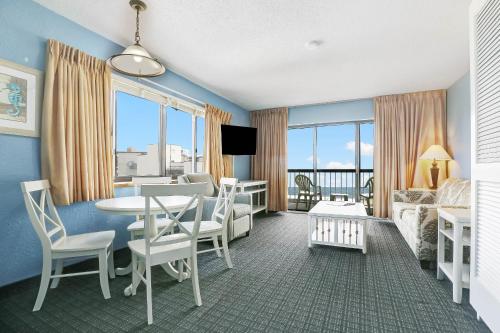 Sand Dunes Tower Suites and Villas - image 3