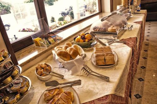 Hotel Riva Del Sole - image 5