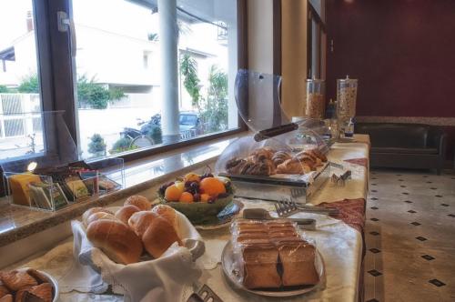 Hotel Riva Del Sole - image 9