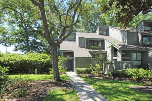 Turnberry Village 258 - image 3