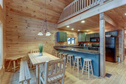 Contemporary ADK 5 Bedroom Chalet on Schroon