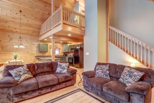 Contemporary ADK 5 Bedroom Chalet on Schroon