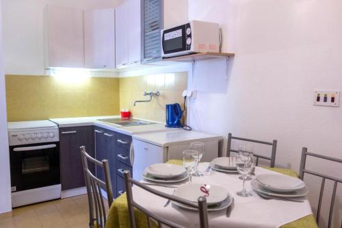 Apartments and rooms by the sea Lokva Rogoznica Omis - 2973 - main image
