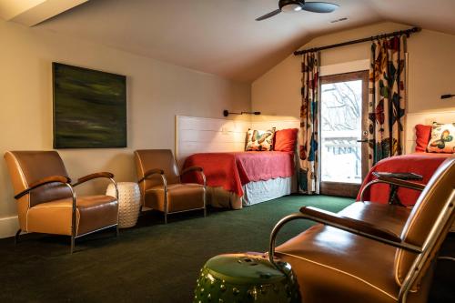 Létesítmények, Hotel Broad Ripple near Holliday Park