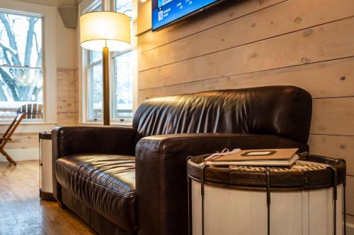Pub/Lounge, Hotel Broad Ripple near Indiana Farmers Coliseum