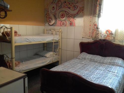 1 double bed, 1 bunk bed