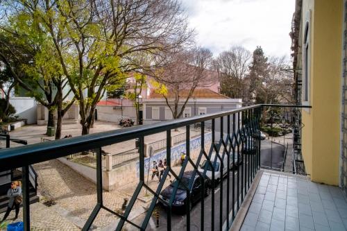 Flores Terrace Apartment - image 5