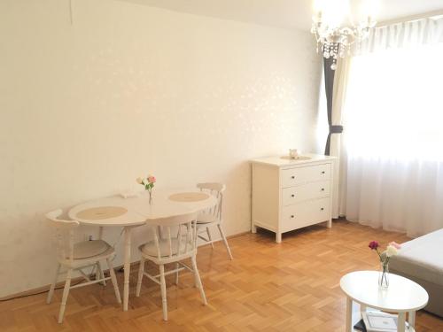  Pretty, friendly flat close to Airport in Budapest