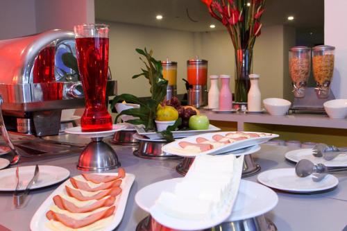 Food and beverages, Pop Art Hotel Las Colinas Manizales in Manizales