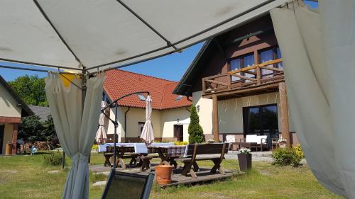 Pokoje i domki Saracenska Chata in Stegna