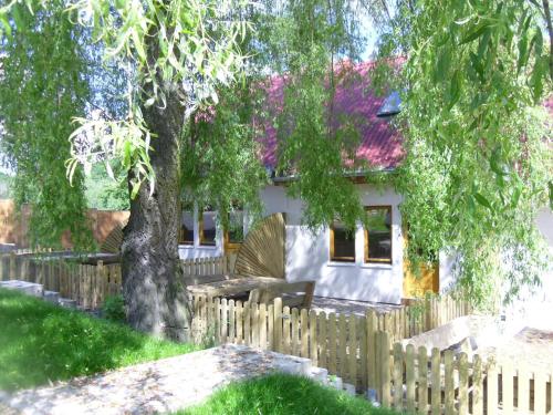 Domki Nad Jeziorem Karłowice - Chalet