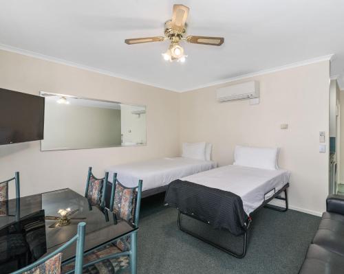 One-Bedroom Apartment with Spa Bath image 9