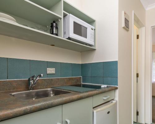 One-Bedroom Apartment with Spa Bath image 6