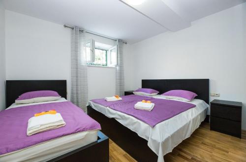 One-Bedroom Apartment image 7