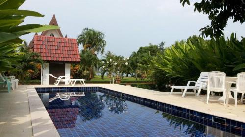 Swimming pool, Periwinkle Villa in Dan Kao
