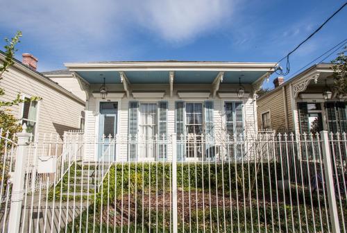 Creole Cottage Uptown