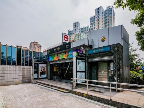 Century Home Service Apartment
