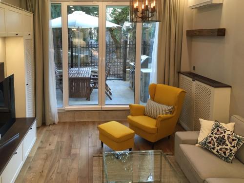 A luxury apartment with patio and BBQ, Sofia (photo 7)
