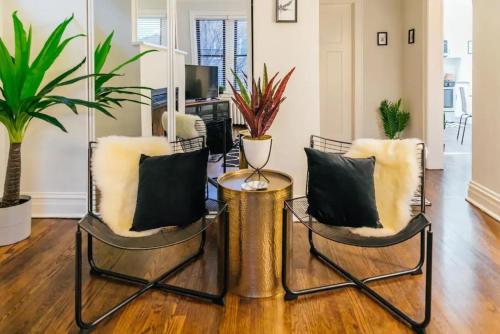 Best Deal 2BR Apt Near Restaurants Starbucks - image 7