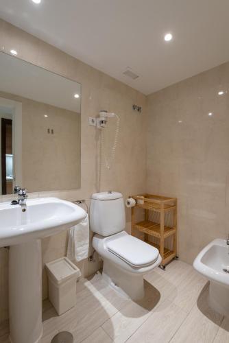 Double or Twin Room image 1