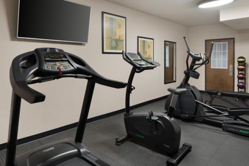 Baymont by Wyndham Belleville Airport Area Free Airport Shuttle in Belleville, USA