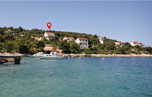  Nina in Drvenik Veli