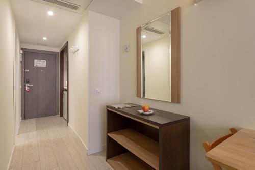 Double or Twin Room image 5