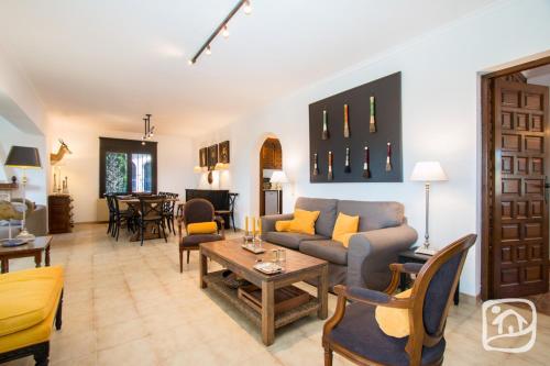 Abahana Villas Green Views - image 3